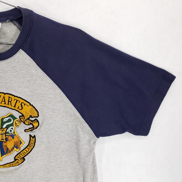 Vintage Harry Potter T Shirt Adult Medium Gray Embroidered Hogwarts Crest 2001 - Picture 5 of 16